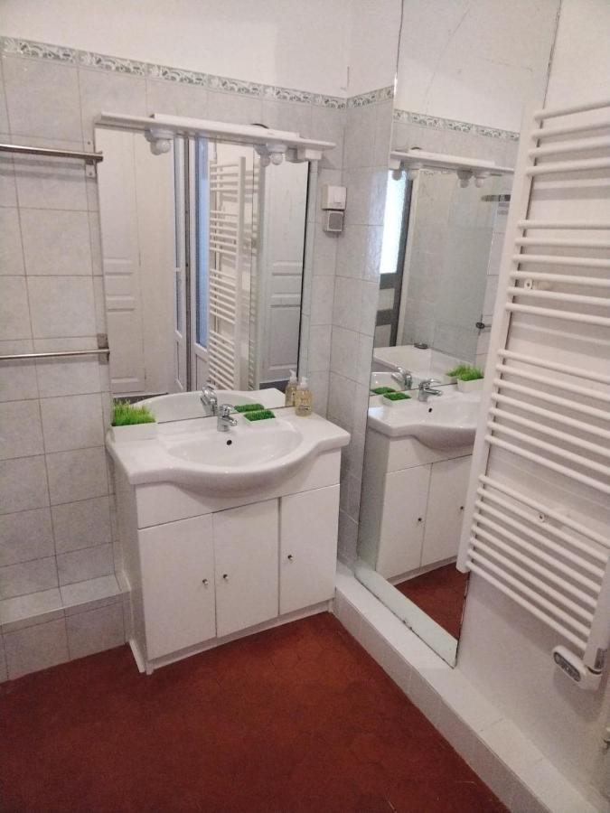 Quartier Des Createurs "La Plaine Cours Julien" Chambre Privee Dans Appartement Menage Frequent Des Parties Commune Marseilles Exterior foto